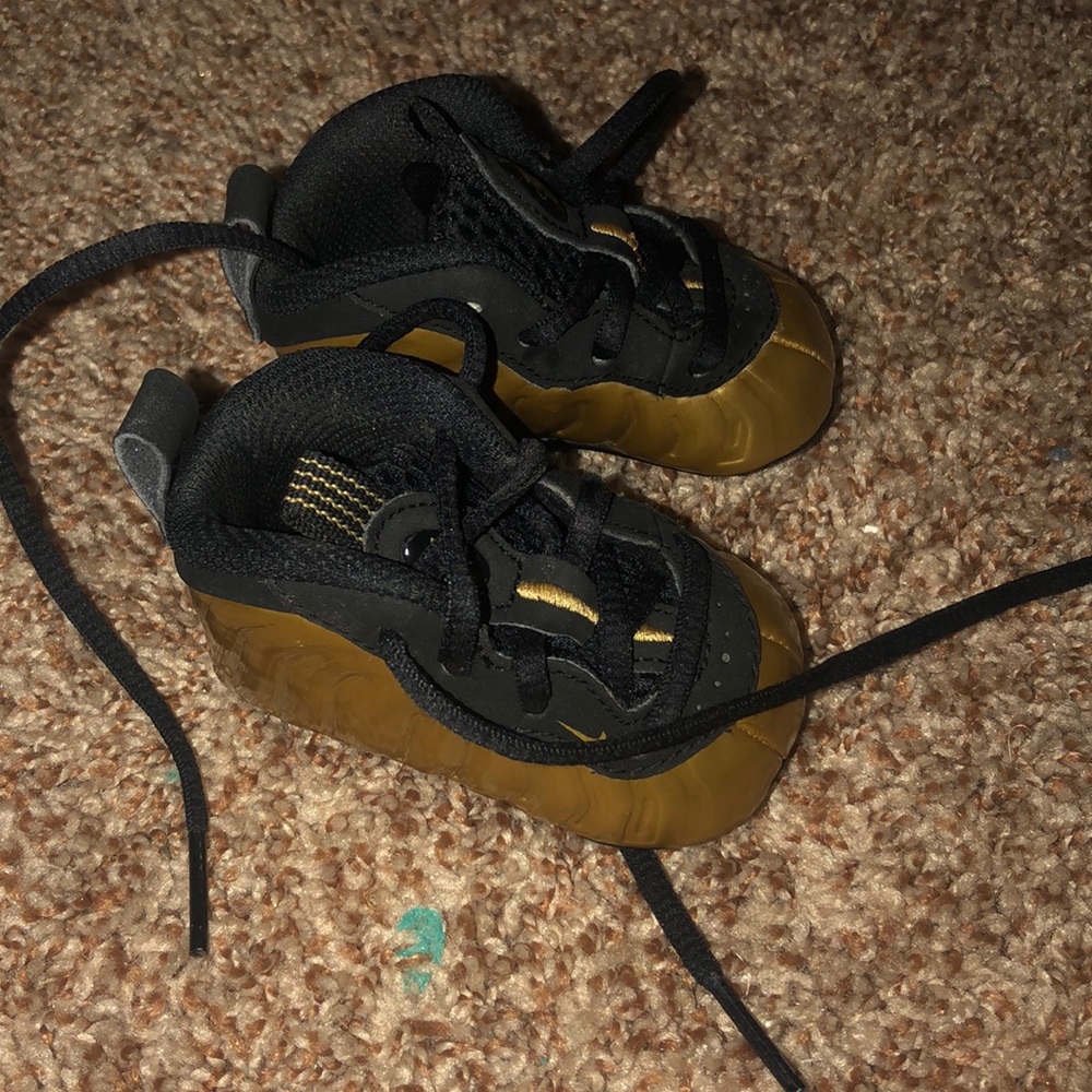 Nike Foamsite’s Gold